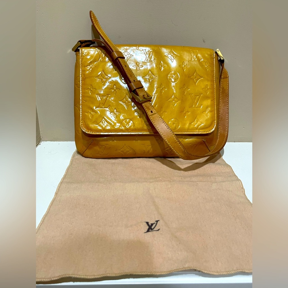 Louis Vuitton Mango Monogram Vernis Thompson Street Bag